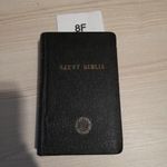 8F Biblia fotó