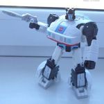 Transformers - Studio Series 86 - Deluxe méretű Jazz átalakítható robot akcófigura fotó