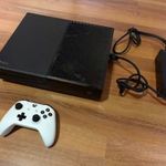 Xbox One 500GB konzol fotó