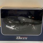 Legendás motorkerékpárok Honda CBR 1100XX modell 1: 18 fotó
