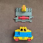 Duplo lego elemes mozdony és irányváltó sín fotó