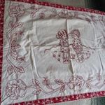 Régi szépen hímzett falvédő terítő 75 x 55 cm fotó