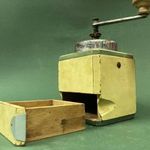 1930 k. antik bauhaus kávédaráló - Asztali kávédaráló 1 Forintért fotó