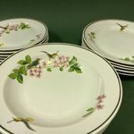 Zsolnay porcelán "kolibri" mintás tányérok - 5 + 5 + 6 = 16 darab Zsolnay porcelán tányér fotó
