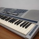 Bontempi PM683 igazán nagy méretű 92cm elektromos szintetizátor billentyűs hangszer fotó