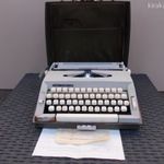 Régi retro Maritsa 22 írógép táskájában fotó