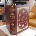 Biblia (angol nyelvű) eladó, ÁRCSÖKKENTÉS fotó