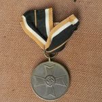 Német II.vh garis eredeti Kriegsverdienstmedaille KVK medál eredeti szalagon szép patinával fotó
