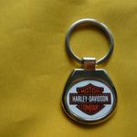 HARLEY-DAVIDSON (MOTOROS) OVÁLIS FÉM KULCSTARTÓ! fotó