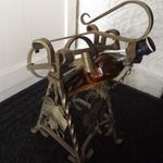 Bortartó régebbi szépséges kovácsolt vas 3, 2 kg hibátlan ajándék minőség pincedekoráció fotó