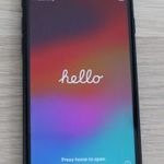 iPhone SE 2020 64 GB Black - 1 hó gari - akku 76%, eredeti töltő + kábel fotó