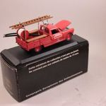 Peugeot 404 tűzoltókocsi, Verem, vitrinben+ dobozában, 1/43 fotó
