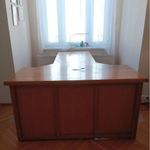 íróasztal tölgyfa asztallappal, T-alakú + eszköztartó -- az asztalból 2 db íróasztal kialakítható fotó