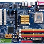 GIGABYTE GA-8i945PG 775-ös P-IV SATA-RAID PCI-E DDR-II fotó
