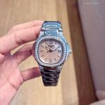 Patek Philippe Nautilus Lady kvarc óra fotó