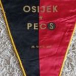 RETRO SPORT ZÁSZLÓ / ASZTALI ZÁSZLÓ OSIJEK-PÉCS 23.VI 1972. GOD. fotó
