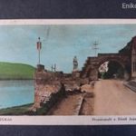 Régi képeslap Visegrád, Országzászló, Hősök kapuja 1941 fotó