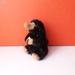 Wizarding World Harry Potter Legendás állatok és megfigyelésük Niffler plüss figura kabala figura !! fotó