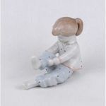 1U798 Jelzett Aquincumi porcelán kislány figura fotó