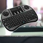 Mini vezeték nélküli billentyűzet touchpaddal / okostévéhez és TV boxhoz is fotó