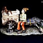 KINTORNÁS MAJOMMAL ... KÉZZEL FESTETT NAGYMÉRETŰ CAPODIMONTE PORCELÁN SZOBOR ! fotó