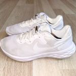 Nike Revolution 6 futócipő 42.5 -es fotó