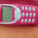 Nokia 3310 retro telefon gyüjteményböl..PIROS fotó