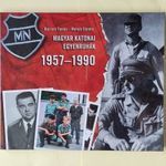 Baczoni-Molnár: Magyar Katonai Egyenruhák 1957-1990 fóliázott könyv 1Ft NMÁ fotó