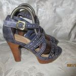 Minőségi UGG 39-40-s magas sarkú, platform bőr szandál, fotó