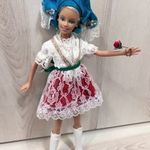 Mattel Barbie baba népviseletben fotó