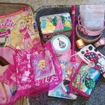 Barbies csajos csomag sok aprósággal nézz be kedvező árak fotó