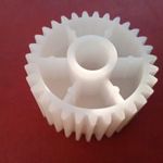 Fogaskerék műanyag , Ø 33 mm. , fogvastagság 19, 4mm., fogmélység 2 mm , fogszám 31 fotó