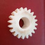 Fogaskerék , műanyag , Ø 35 mm. , fogvastagság 9, 6 mm. fogszám 20., fogmélység 3, 2 mm . fotó