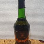 Retro bacchus valódi kajszi barackokkal ízesített ágyas pálinka párlat szeszesital fotó