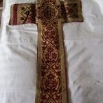 SZECESSZIÓS HÍMZETT SZŐTTES IGÉNYES KERESZT EGYHÁZI TEXTIL KÉZIMUNKA DEKORÁCIÓ fotó
