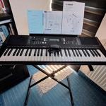 Yamaha PSR-E373 fotó