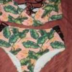 bikini színes mintás XL-s fűzős mellbetétes fotó