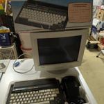 COMMODORE +4 kompletten + monitor + kazetták és magnó fotó