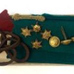 Antik katonai világháborús magyar katona zubbony gomb Horthy sapkarózsa egyéb kiegészítők 1FT NMÁ fotó