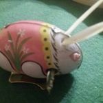 Retro lemezjáték, kulccsal felhúzható ugráló nyúl fotó