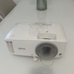 BenQ TH671ST Full HD Gamer Projektor - 3000 Lumen fényerő, Gyors képfrissítés, Közelről is vetít fotó