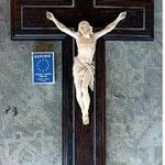 32. Antik, ELEFÁNTCSONT Jézus Krisztus (16.5 cm), 45 cm impozáns feszület, kereszt, korpusz. Hibátla fotó