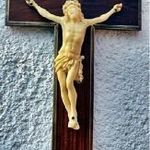 Antik, CSONT - őrlemény ANYAGÚ Jézus Krisztus (16 cm!) a kereszten, 36 cm-es keményfa kereszttel, az fotó