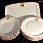 MHSZ ... MAGYAR HONVÉD KATONAI EMBLÉMÁS PORCELÁN 12 DB - OS TÁNYÉR SZETT ÉS PECSENYÉSTÁL ! fotó