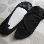 Gyönyörű fekete csipkezokni - titokzokni balerina cipőbe fotó