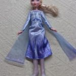 Jégvarázs éneklő baba Barbie baba fotó
