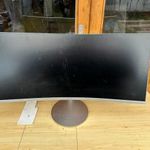 Samsung ívelt monitor fotó