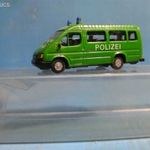 H0-ÁS 1: 87-ES FORD TRANSIT KISBUSZ RENDŐRSÉGI fotó