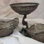 3 db ezüstözött áttört mintázatú fém kínáló, talpas 15 cm magas, kosár 18 x 13, 8 cm fotó