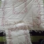 Régi szépen hímzett terítő 135 x 135 cm gombás - törpés +1 kisebb fotó